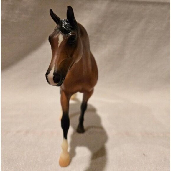 #9103 Classics 2010 World Equestrian Games Three-Horse Set - Picture 10 of 16